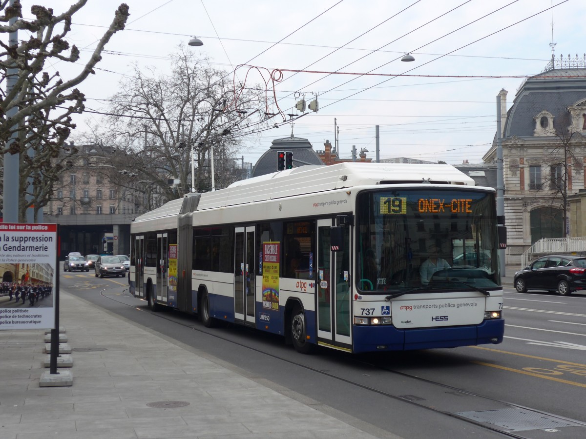 (159'151) - TPG Gen�ve - Nr. 737 - Hess/Hess Gelenktrolleybus am 14. M�rz 2015 in Gen�ve, Place des Vingt-Deux-Cantons