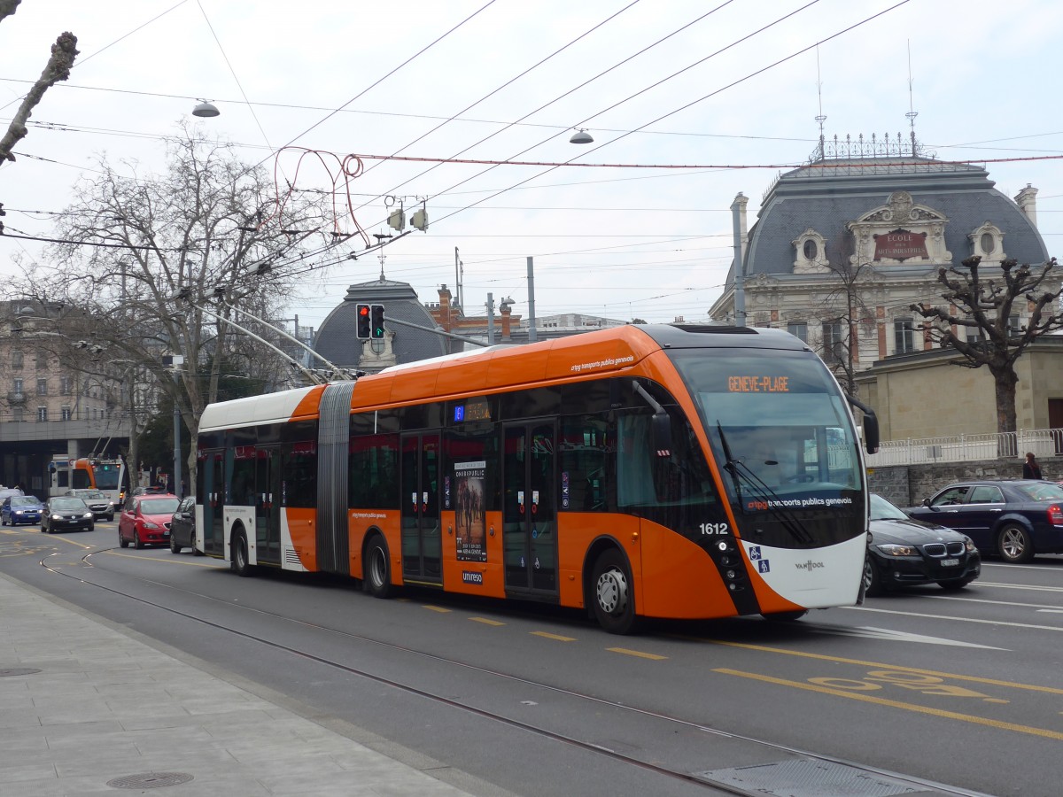 (159'155) - TPG Gen�ve - Nr. 1612 - Van Hool Gelenktrolleybus am 14. M�rz 2015 in Gen�ve, Place des Vingt-Deux-Cantons