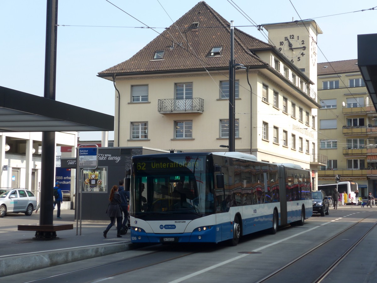 (159'410) - VBZ Z�rich - Nr. 526/ZH 730'526 - Neoplan am 19. M�rz 2015 beim Bahnhof Z�rich-Oerlikon