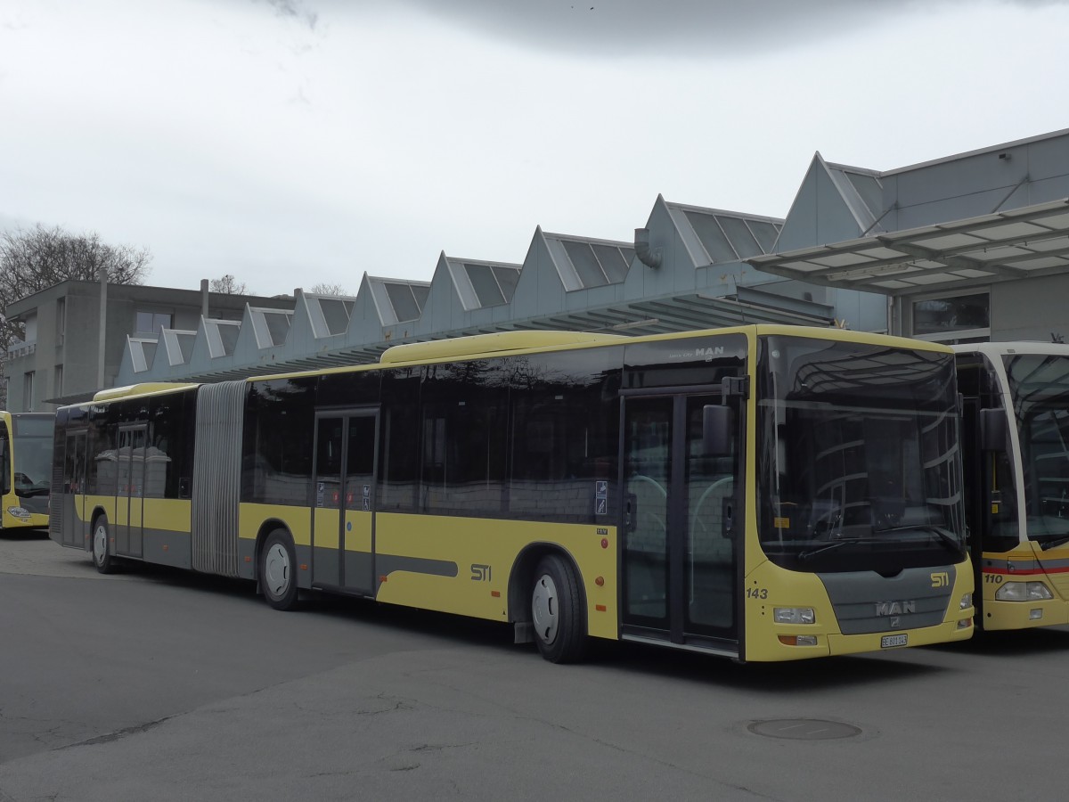 (159'533) - STI Thun - Nr. 143/BE 801'143 - MAN am 29. M�rz 2015 in Thun, Garage