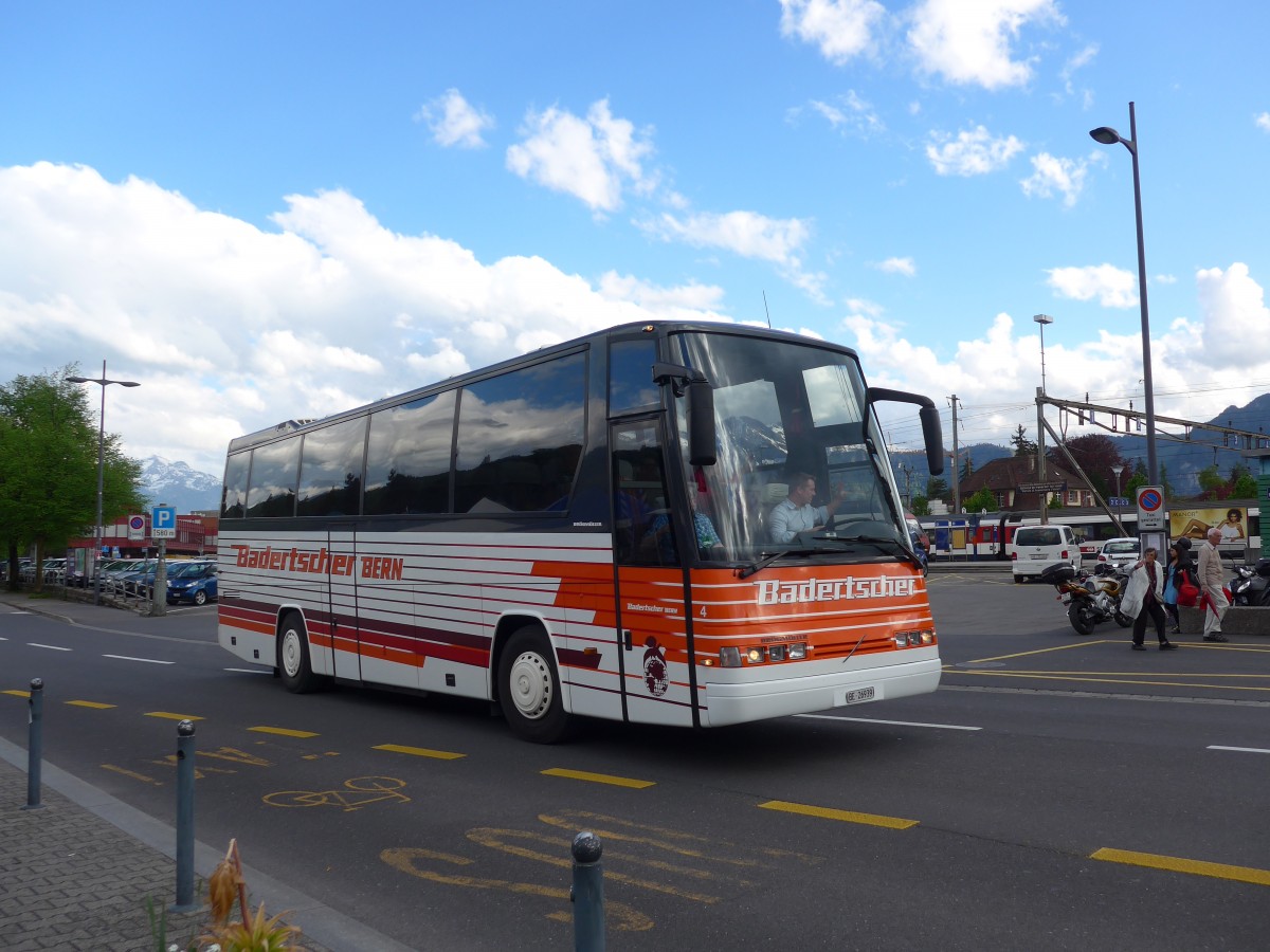 (160'171) - Badertscher, Bern - Nr. 4/BE 26'939 - Volvo/Dr�gm�ller am 6. Mai 2015 beim Bahnhof Thun