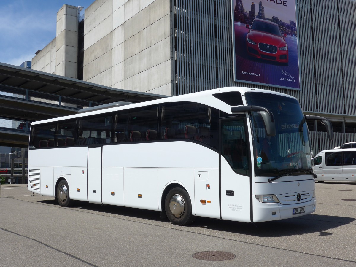(160'216) - Aus Tschechien: Kaiser, Praha - 2AF 9656 - Mercedes am 8. Mai 2015 in Z�rich, Flughafen