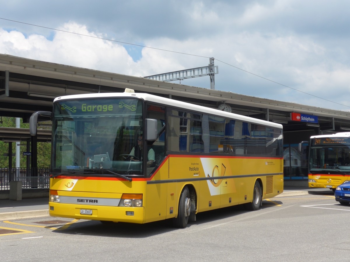 (160'944) - Schnider, Sch�pfheim - LU 15'607 - Setra am 24. Mai 2015 beim Bahnhof Sch�pfheim