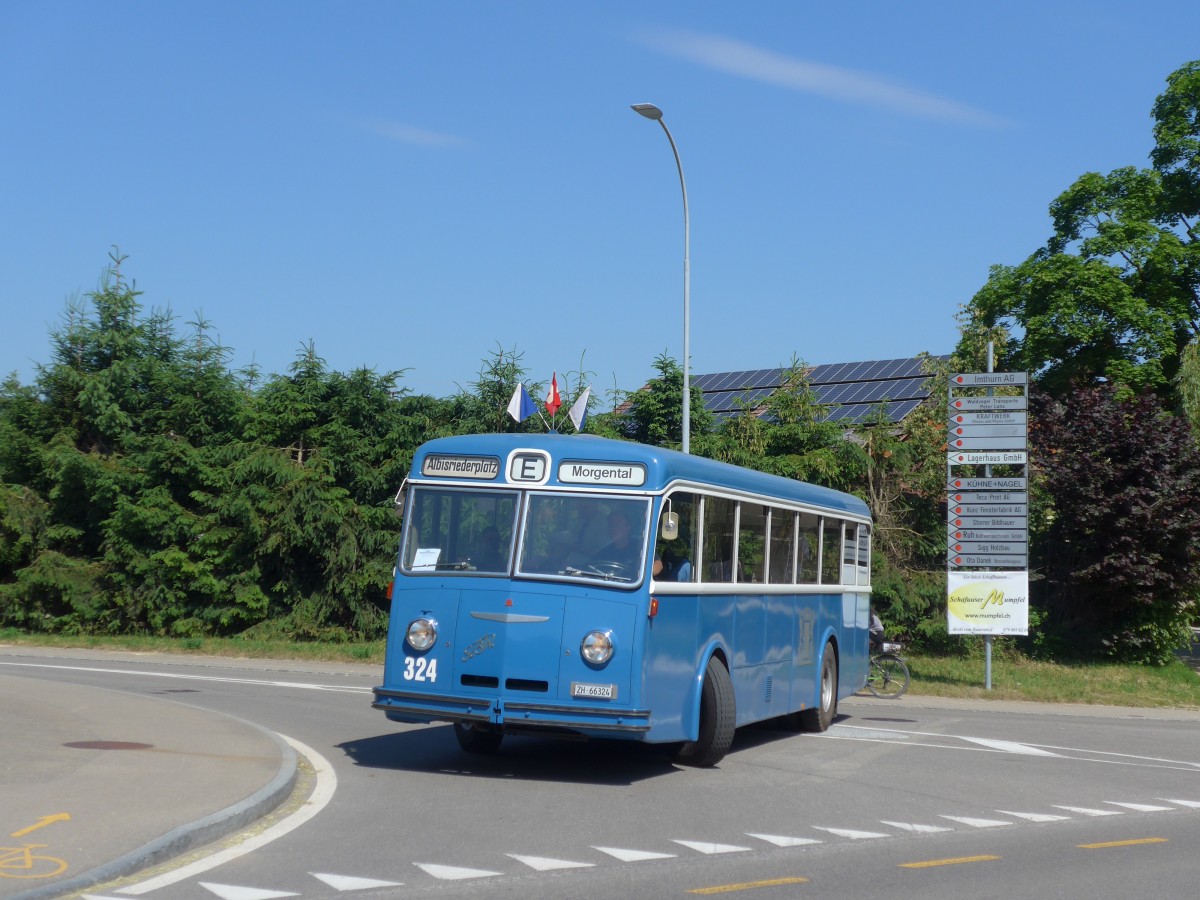 (161'758) - VBZ Z�rich (TMZ) - Nr. 324/ZH 66'324 - FBW/T�scher (ex Privat; ex VBZ Z�rich Nr. 324) am 6. Juni 2015 in Thayngen, Erlengasse