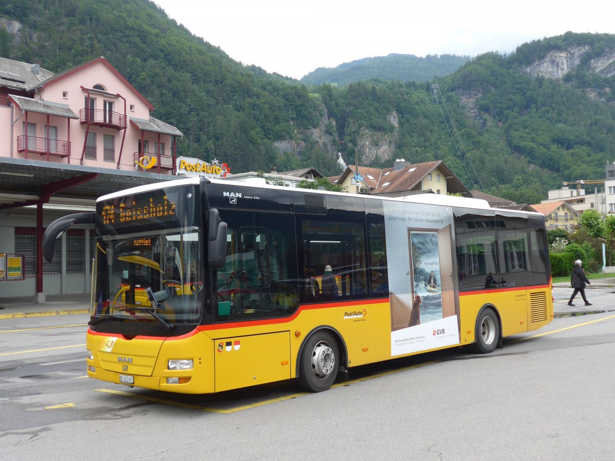 (162'395) - AVG Meiringen - Nr. 61/BE 422'461 - MAN/G�ppel am 20. Juni 2015 in Meiringen, Postautostation