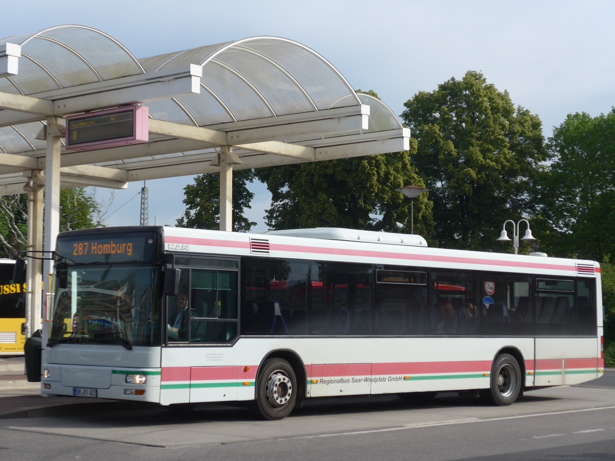 (162'577) - RSW Saarbr�cken - SB-RV 423 - MAN am 25. Juni 2015 beim Bahnhof Homburg