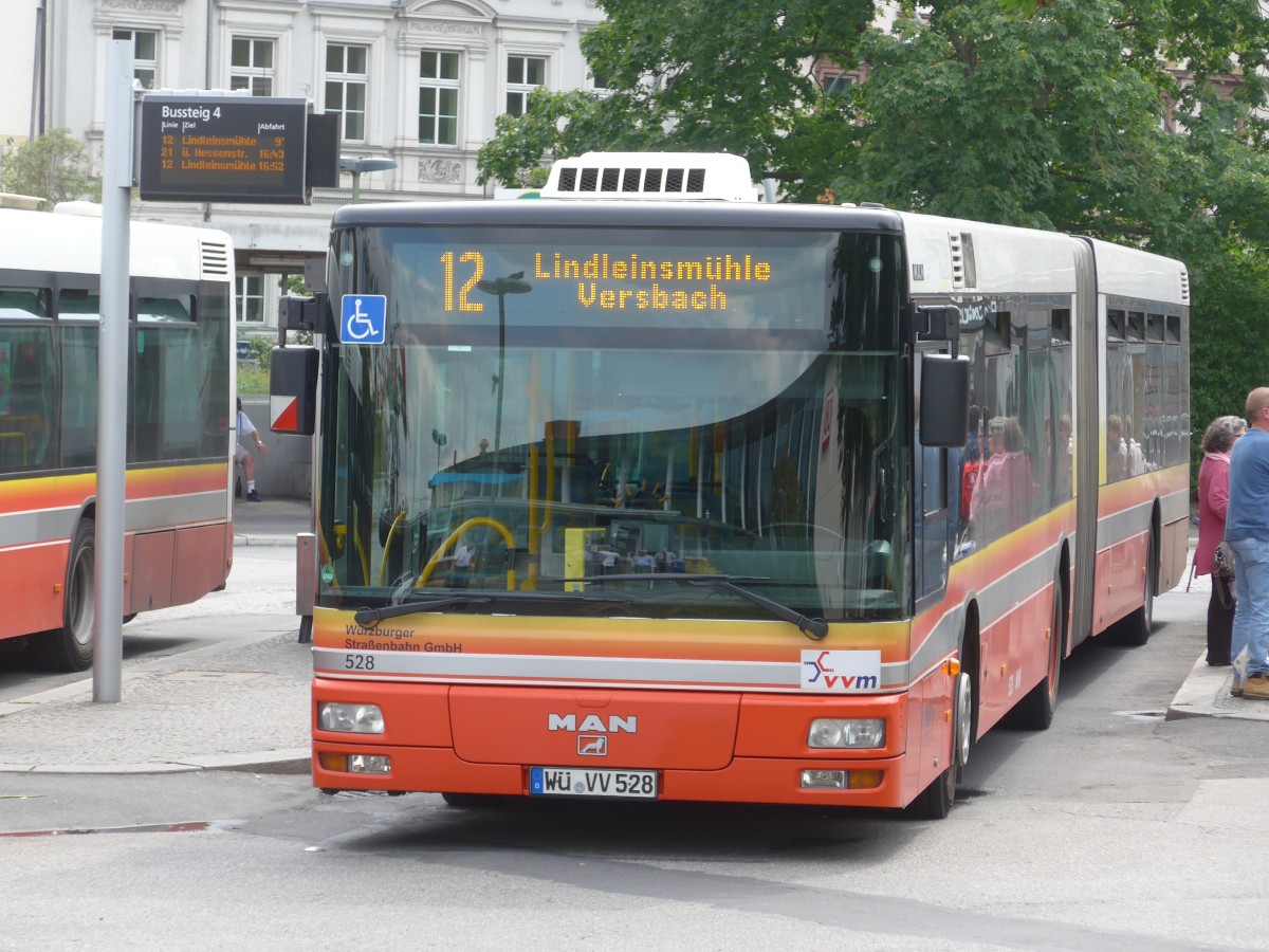(162'733) - NVG W�rzburg - Nr. 528/W�-VV 528 - MAN am 27. Juni 2015 beim Bahnhof W�rzburg