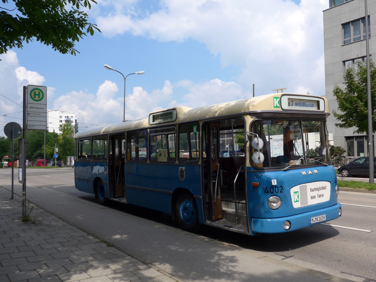(162'799) - MVG M�nchen (OCM) - Nr. 4002/M-MA 163H - MAN am 28. Juni 2015 in M�nchen, MVG-Museum