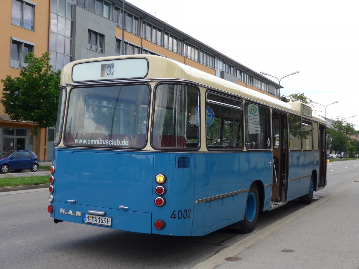 (162'839) - MVG M�nchen (OCM) - Nr. 4002/M-MA 163H - MAN am 28. Juni 2015 in M�nchen, MVG-Museum