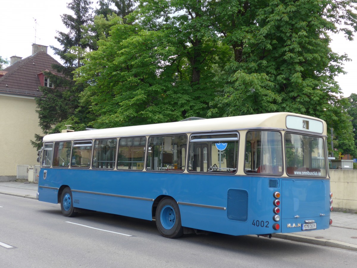 (162'845) - MVG M�nchen (OCM) - Nr. 4002/M-MA 163H - MAN am 28. Juni 2015 in M�nchen, MVG-Museum