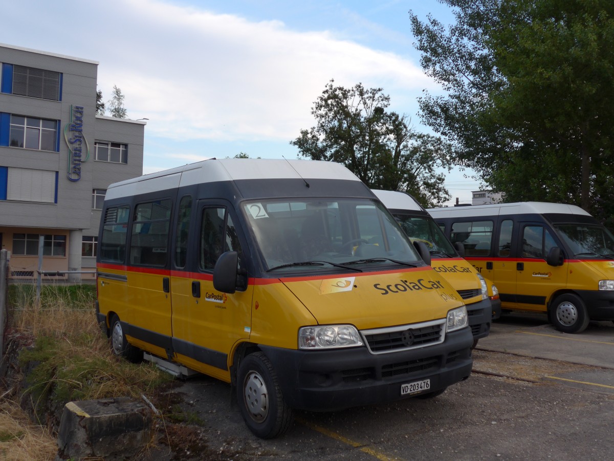 (163'051) - CarPostal Ouest - VD 203'476 - VW am 12. Juli 2015 in Yverdon, Garage