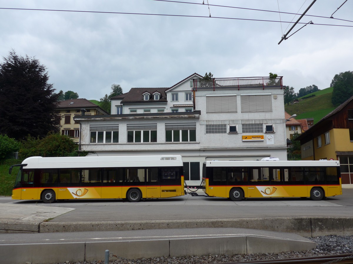 (163'215) - PostAuto Ostschweiz - SG 426'001 - Hess + SG 412'681 - Hess Personenanh�nger am 2. August 2015 in Urn�sch, Garage
