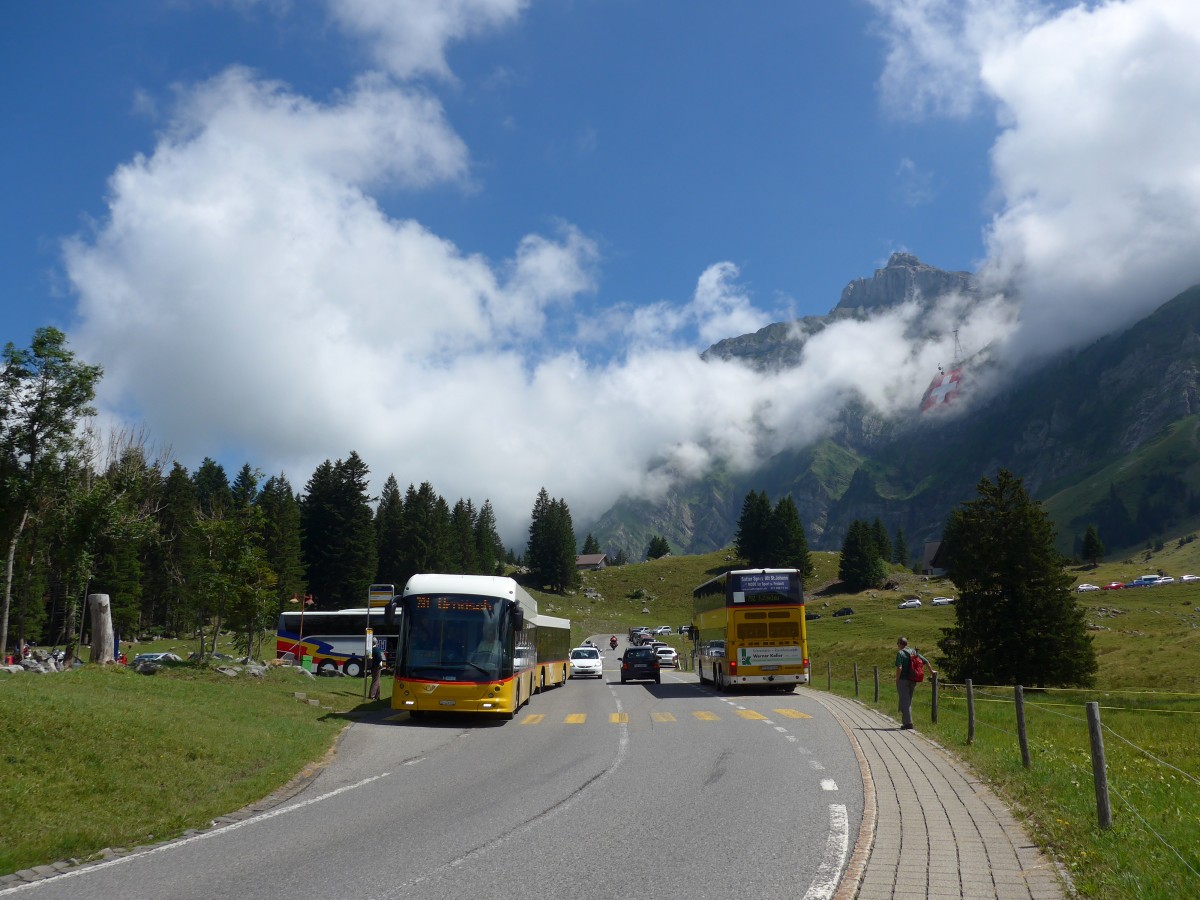 (163'264) - PostAuto Ostschweiz - SG 426'001 - Hess + SG 273'222 - Neoplan (ex P 27'021) am 2. August 2015 in Schw�galp, Passh�he