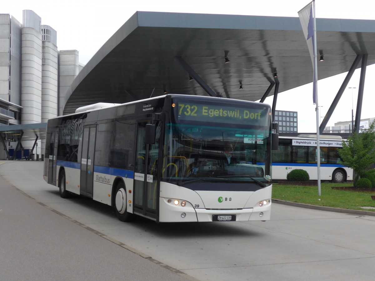 (163'319) - Maag, Kloten - Nr. 39/ZH 422'139 - Neoplan (ex VBZ Z�rich Nr. 259) am 15. August 2015 in Z�rich, Flughafen