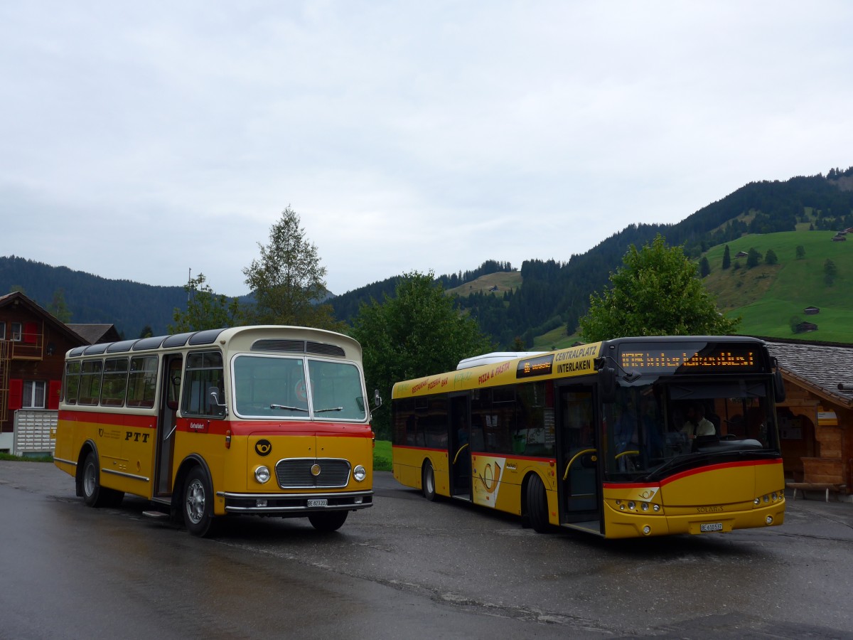 (163'793) - Rentsch, Gunten - BE 823'203 - FBW/Gangloff (ex P 23'203; ex P 21'003) + PostAuto Bern - BE 610'537 - Solaris am 23. August 2015 in Habkern, Z�undli