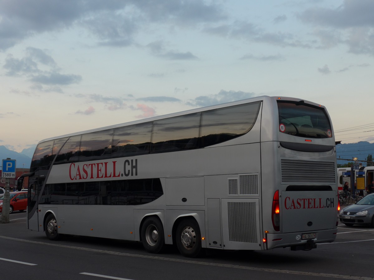 (164'258) - Castell, N�fels - GL 16'317 - Scania/Atomic am 30. August 2015 beim Bahnhof Thun