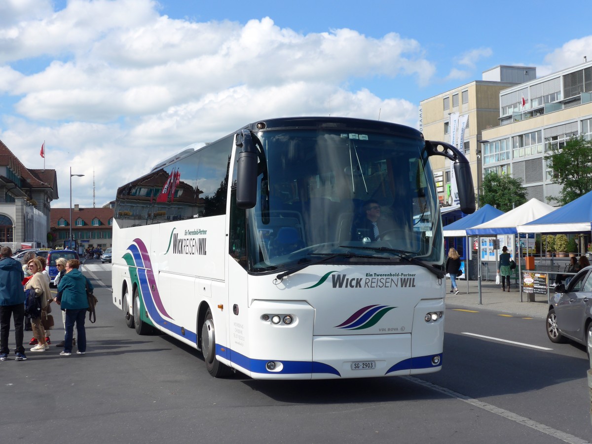(164'532) - Wick, Wil - SG 2903 - Bova am 6. September 2015 beim Bahnhof Thun