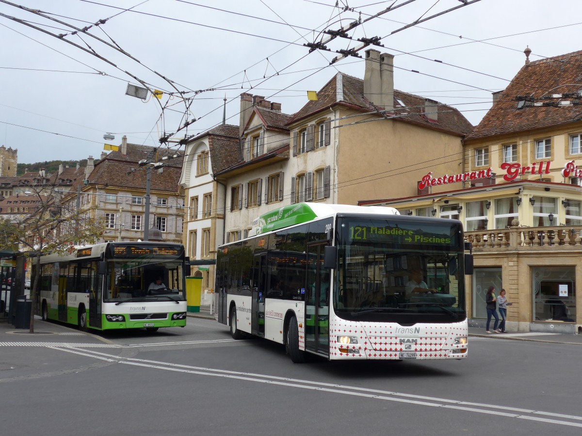 (164'799) - transN, La Chaux-de-Fonds - Nr. 299/NE 74'299 - MAN (ex TN Neuch�tel Nr. 299) am 15. September 2015 in Neuch�tel, Place Pury