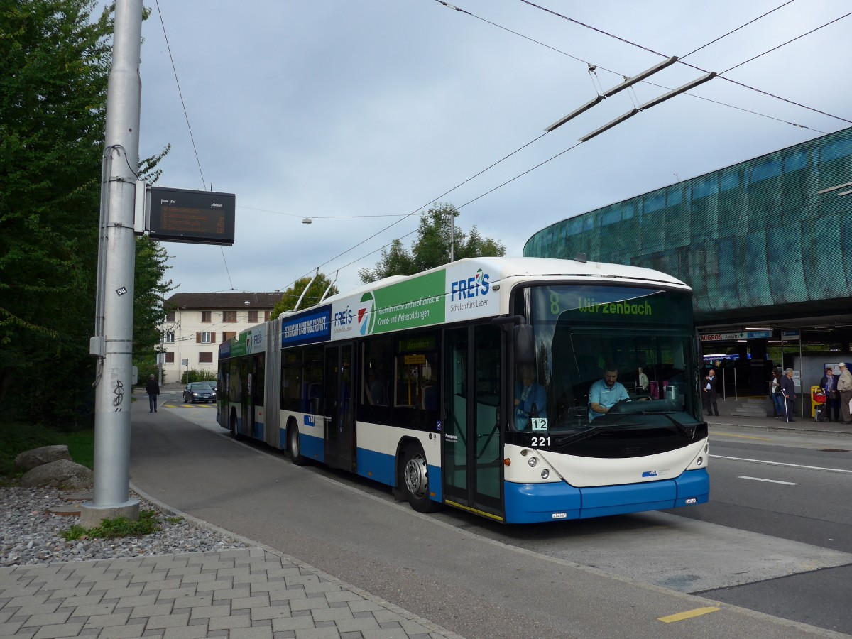 (164'871) - VBL Luzern - Nr. 221 - Hess/Hess Gelenktrolleybus am 16. September 2015 in Luzern, Br�elstrasse
