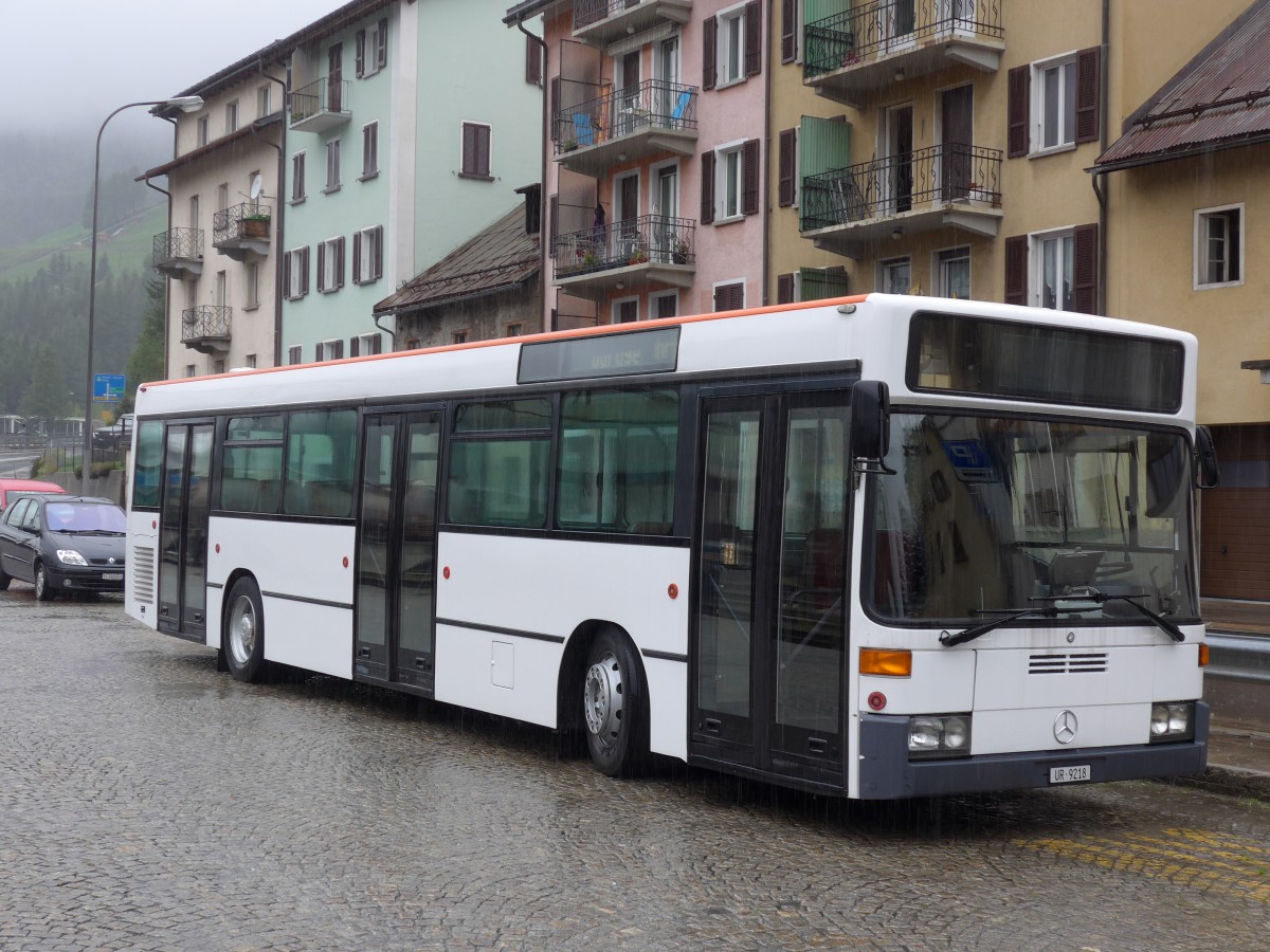 (164'918) - Meyer, G�schenen - UR 9218 - Mercedes (ex BSU Solothurn Nr. 65; ex BSU Solothurn Nr. 59) am 16. September 2015 beim Bahnhof Airolo