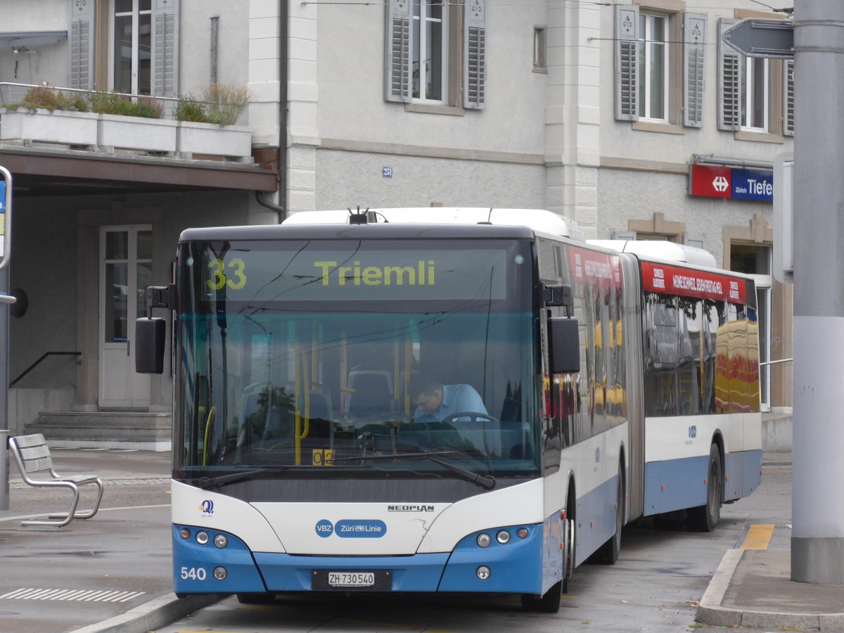 (164'967) - VBZ Z�rich - Nr. 540/ZH 730'540 - Neoplan am 17. September 2015 beim Bahnhof Z�rich-Tiefenbrunnen