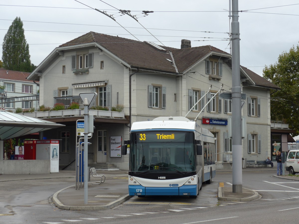 (164'970) - VBZ Z�rich - Nr. 179 - Hess/Hess Gelenktrolleybus am 17. September 2015 beim Bahnhof Z�rich-Tiefenbrunnen