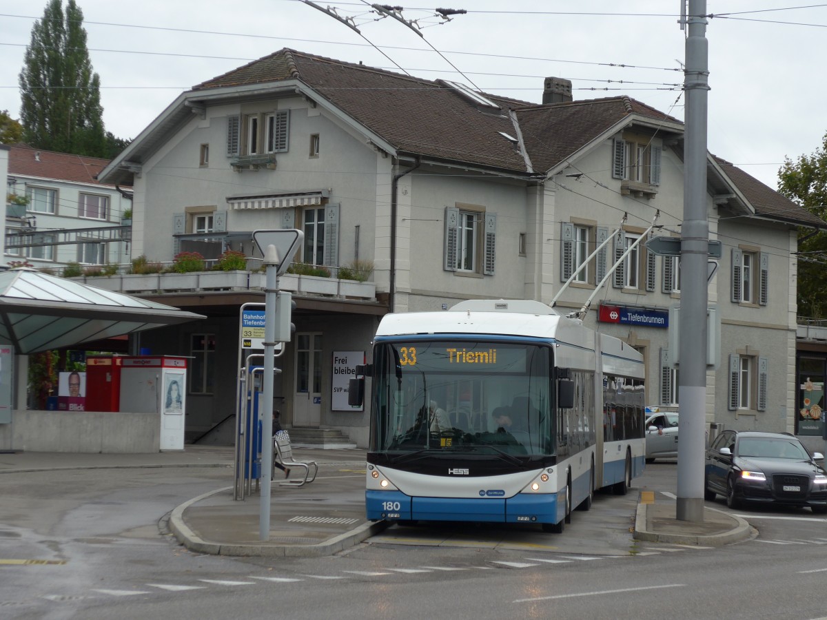 (164'977) - VBZ Z�rich - Nr. 180 - Hess/Hess Gelenktrolleybus am 17. September 2015 beim Bahnhof Z�rich-Tiefenbrunnen