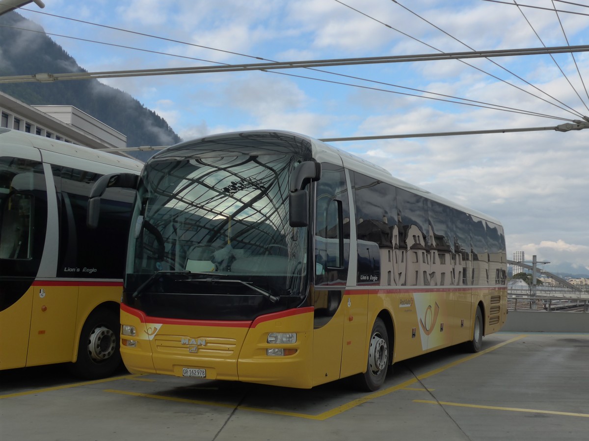 (165'187) - PostAuto Graub�nden - GR 162'978 - MAN am 19. September 2015 in Chur, Postautostation