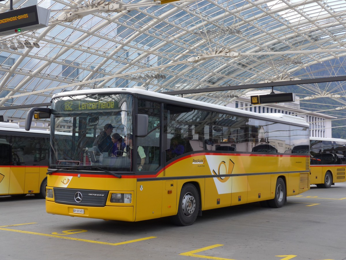 (165'197) - PostAuto Graub�nden - GR 101'651 - Mercedes am 19. September 2015 in Chur, Postautostation