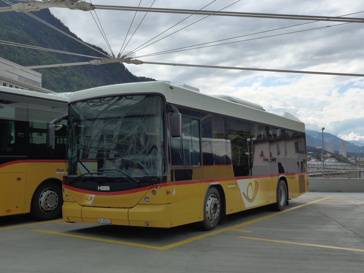 (165'438) - PostAuto Graub�nden - GR 85'630 - Scania/Hess am 19. September 2015 in Chur, Postautostation