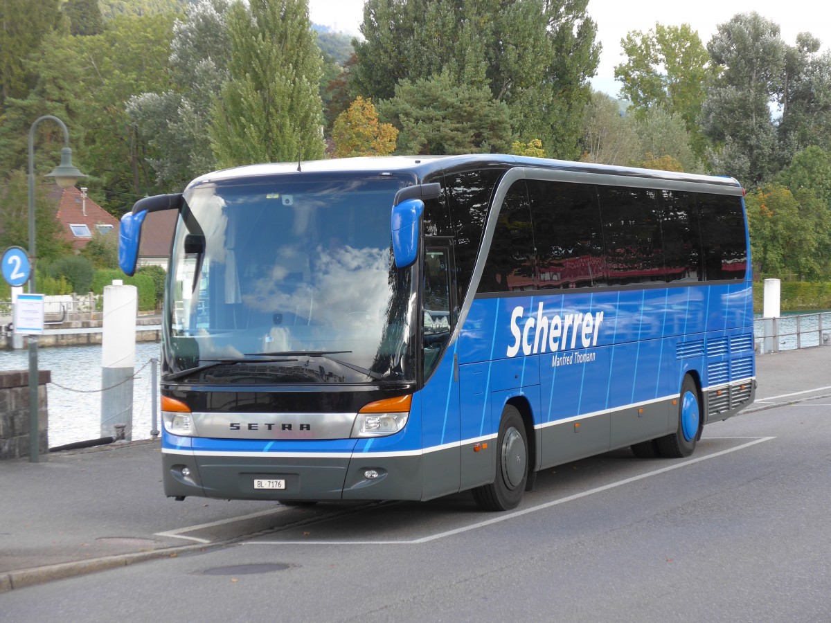 (165'454) - Scherrer, Duggingen - BL 7176 - Setra am 19. September 2015 bei der Schiffl�ndte Thun
