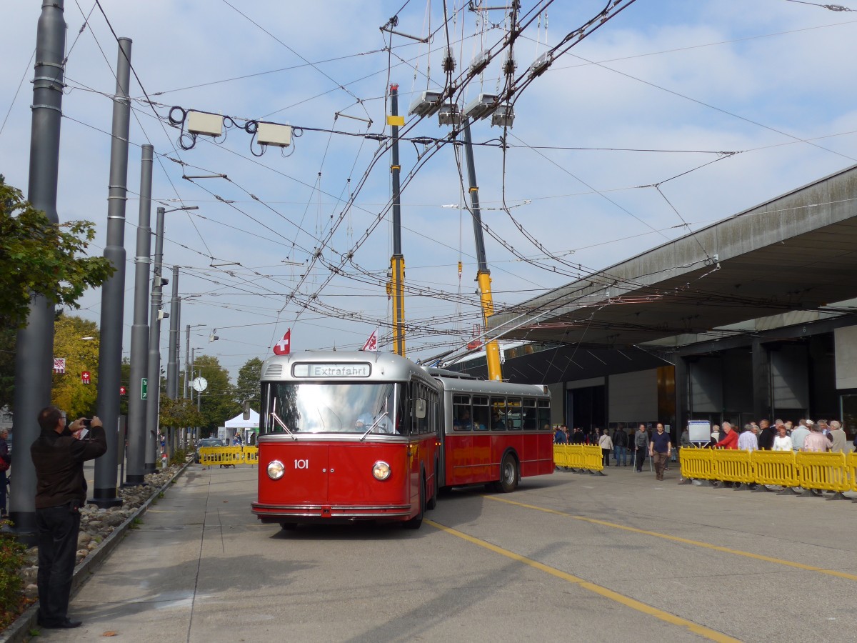 (165'866) - VW Winterthur - Nr. 101 - FBW/SWS Gelenktrolleybus am 26. September 2015 in Winterthur, Depot Gr�zefeld
