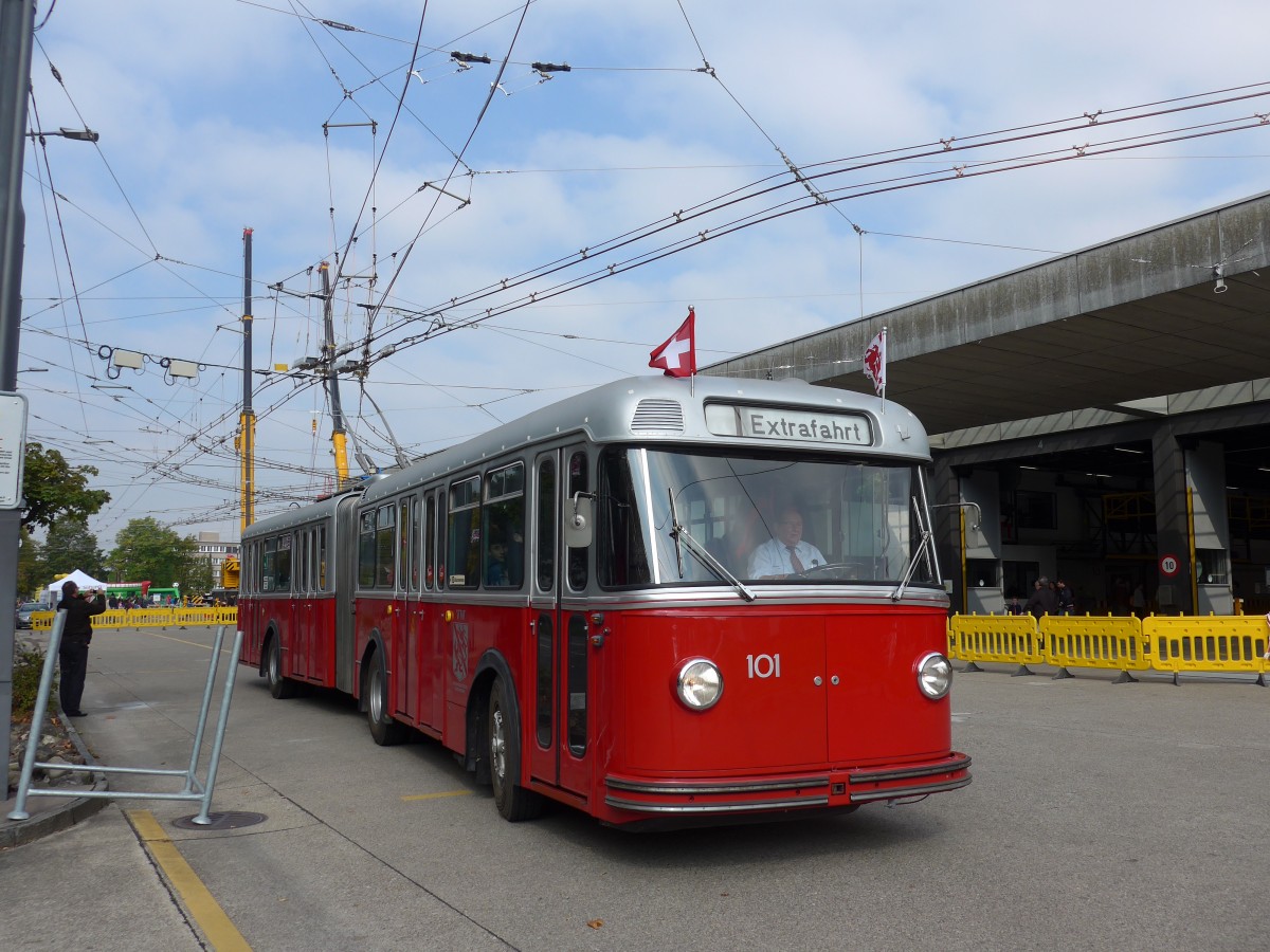 (165'867) - VW Winterthur - Nr. 101 - FBW/SWS Gelenktrolleybus am 26. September 2015 in Winterthur, Depot Gr�zefeld
