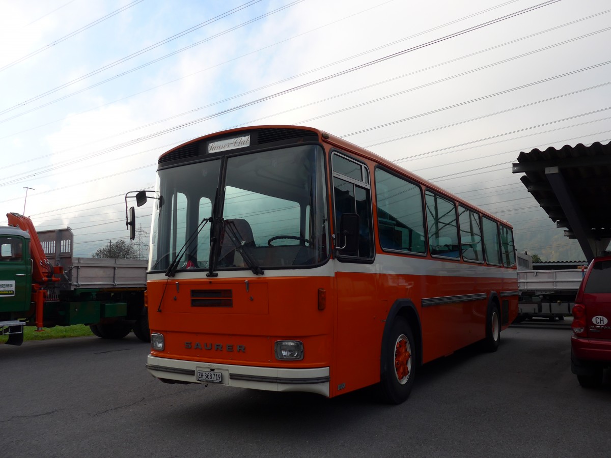 (166'066) - Mangold, Oberengstringen - ZH 368'719 - Saurer/Hess (ex RhV Altst�tten Nr. 45) am 10. Oktober 2015 in Sch�nis, Bicoareal