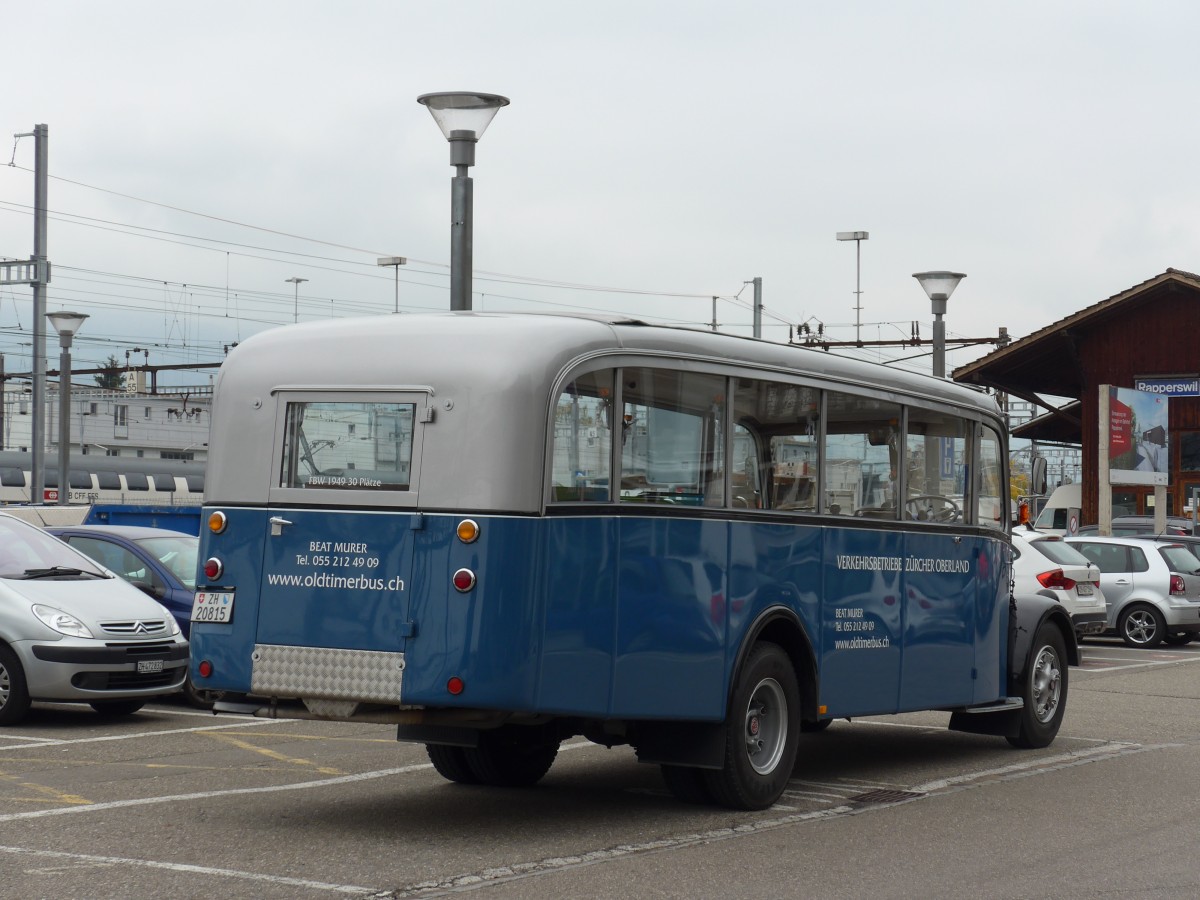 (166'190) - Murer, Jona - Nr. 10/ZH 20'815 - FBW/T�scher (ex VZO Gr�ningen Nr. 10; ex Richter, Z�rich; ex VZO Gr�ningen Nr. 10) am 10. Oktober 2015 beim Bahnhof Rapperswil