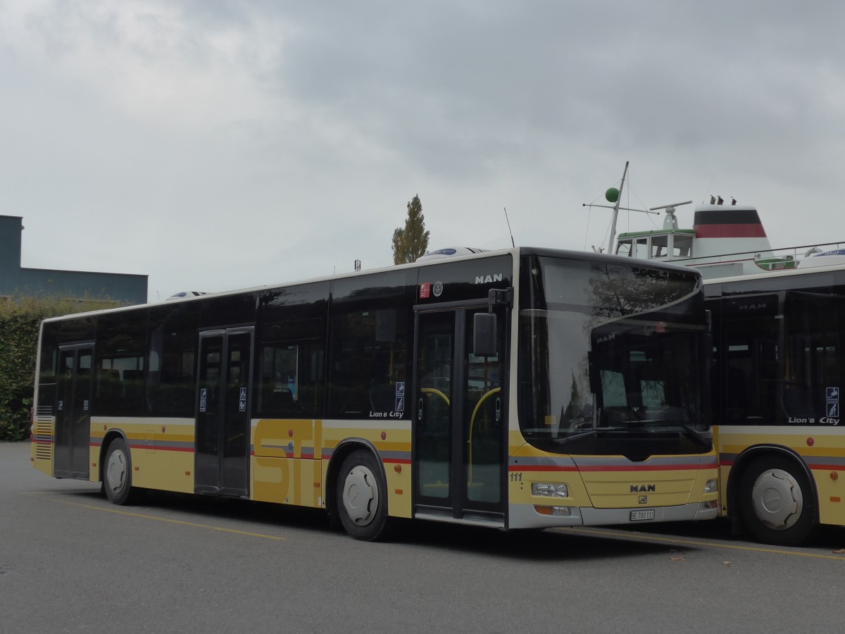 (166'247) - STI Thun - Nr. 111/BE 700'111 - MAN am 13. Oktober 2015 bei der Schiffl�ndte Thun