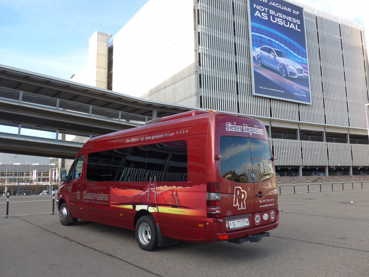 (166'524) - Sieber, Diepoldsau - SG 77'375 - Mercedes am 6. November 2015 in Z�rich, Flughafen