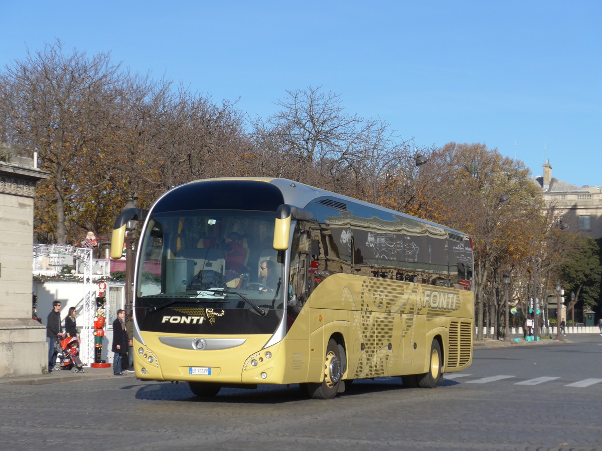 (166'628) - Aus Italien: Fonti, Citt� di Castello - EK-765 VV - Irisbus am 15. November 2015 in Paris, Concorde