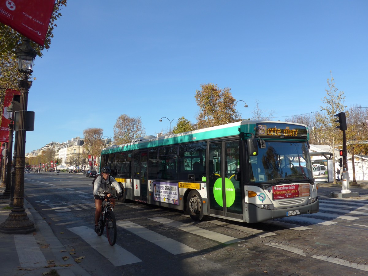 (166'648) - RATP Paris - Nr. 9363/672 QYS 75 - Scania am 15. November 2015 in Paris, Champs-Elys�es
