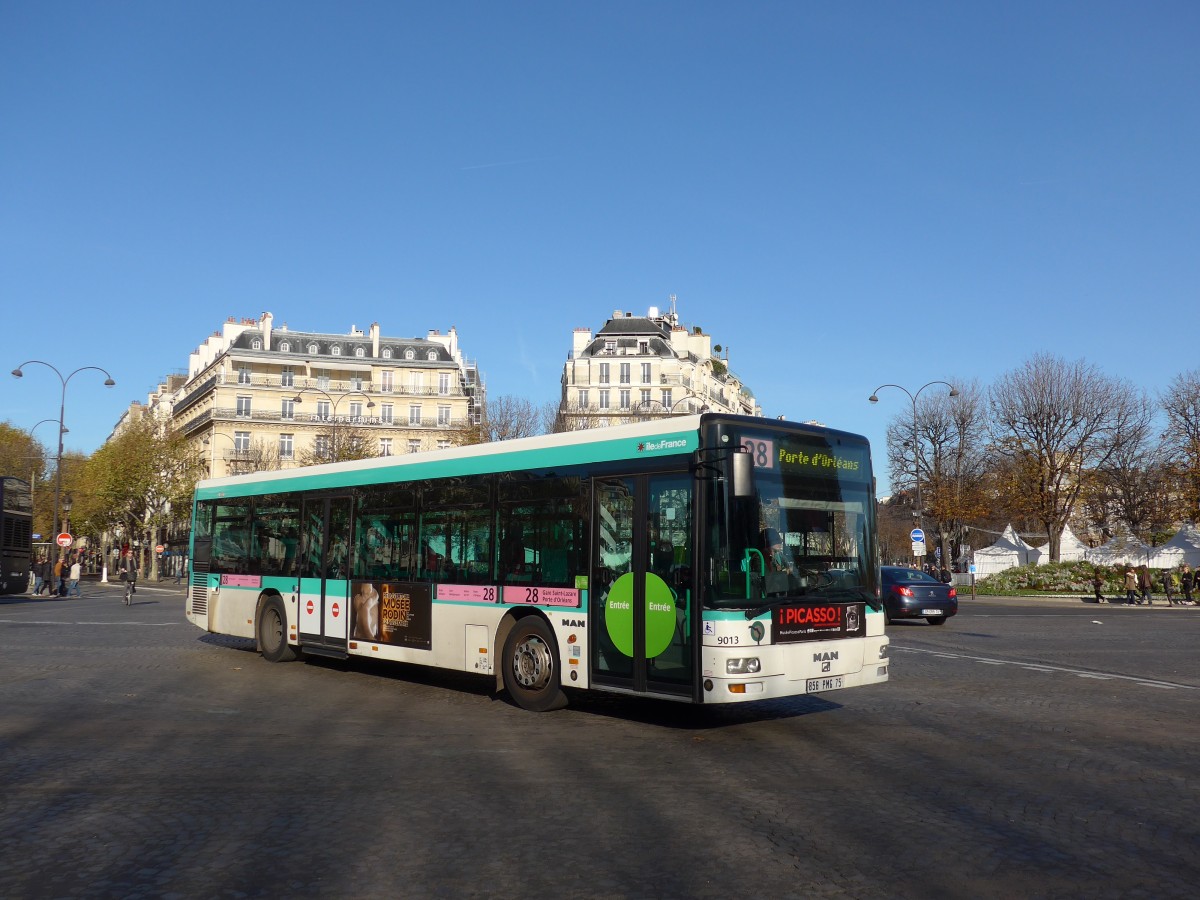 (166'662) - RATP Paris - Nr. 9013/856 PMG 75 - MAN am 15. November 2015 in Paris, Champs-Elys�es
