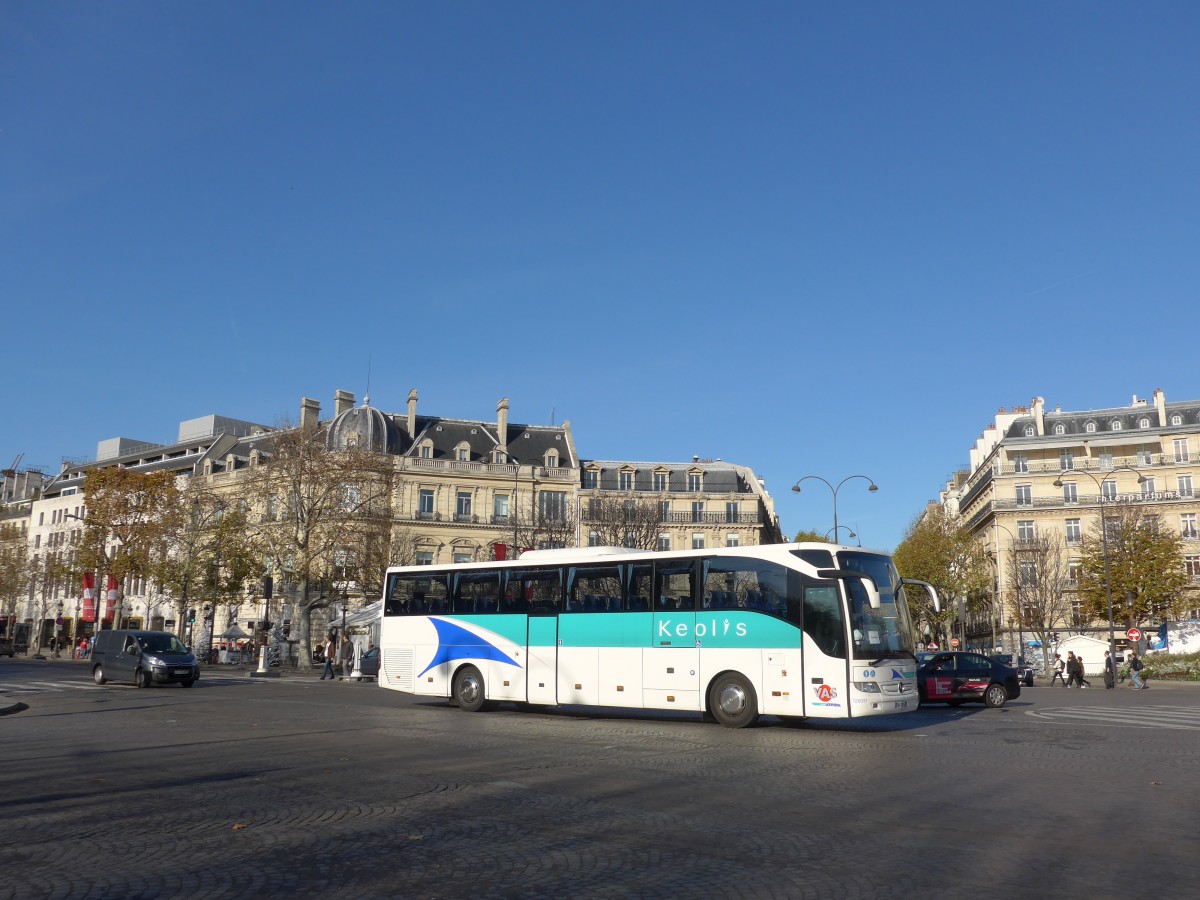(166'663) - Keolis, Paris - Nr. 126'031/CN 115 JR - Mercedes am 15. November 2015 in Paris, Champs-Elys�es