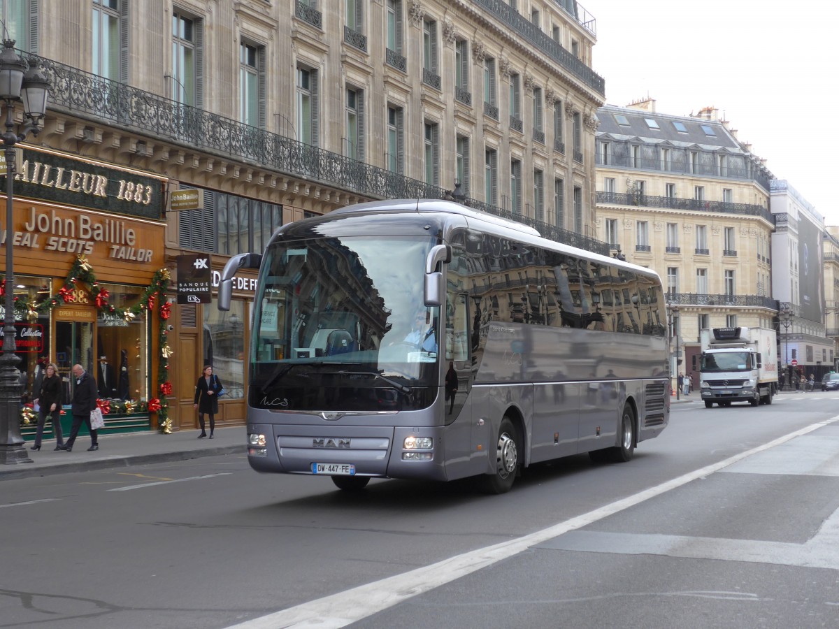 (166'893) - M.C.S., Nanterre - DW 447 FE - MAN am 16. November 2015 in Paris, Op�ra