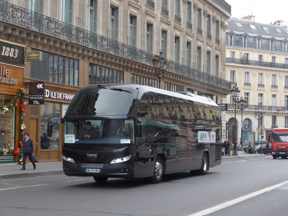 (166'909) - Standing, Paris - BM 731 RK - Neoplan am 16. November 2015 in Paris, Op�ra