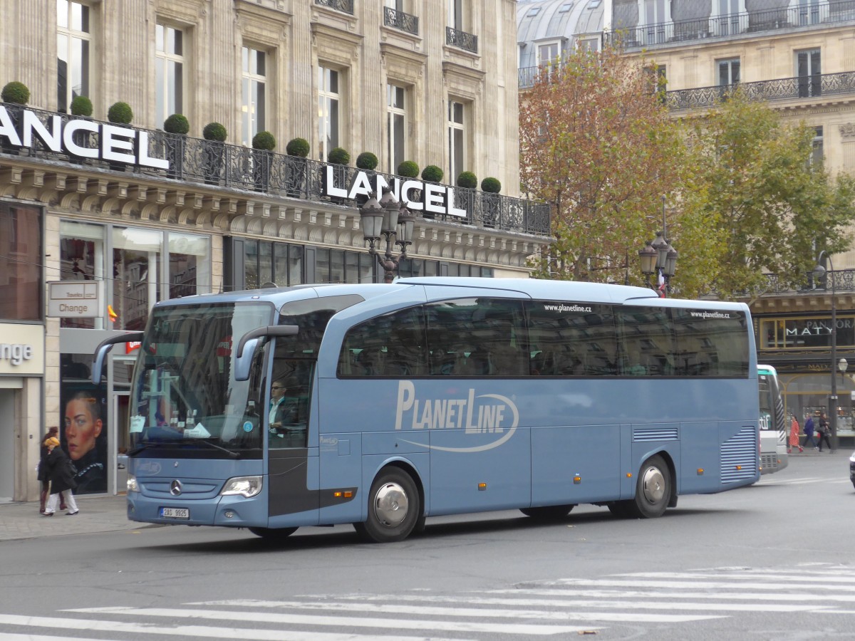 (166'914) - Aus Tschechien: PlanetLine, Praha - 2AS 9925 - Mercedes am 16. November 2015 in Paris, Op�ra