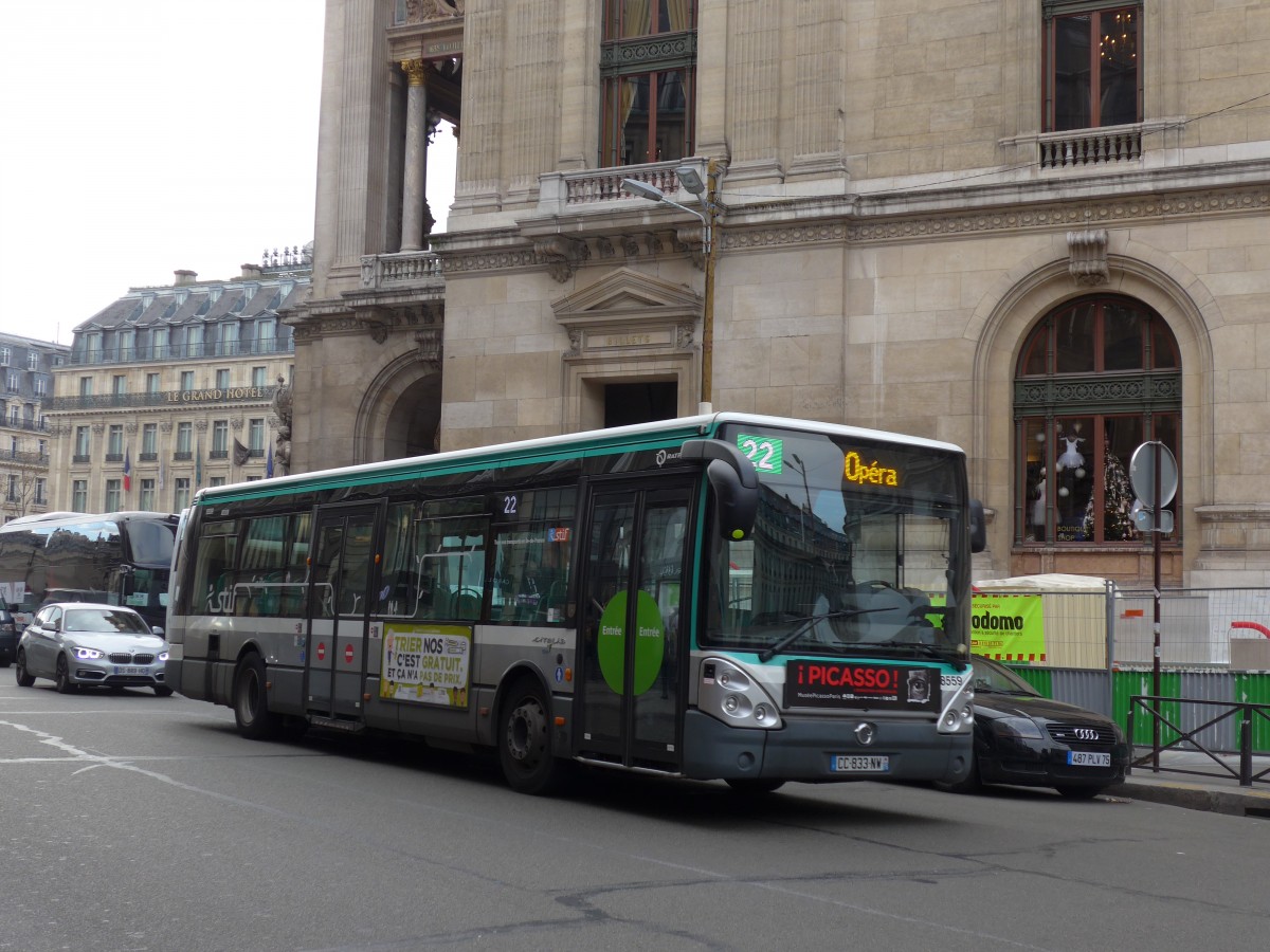 (166'950) - RATP Paris - Nr. 8559/CC 833 NW - Irisbus am 16. November 2015 in Paris, Op�ra