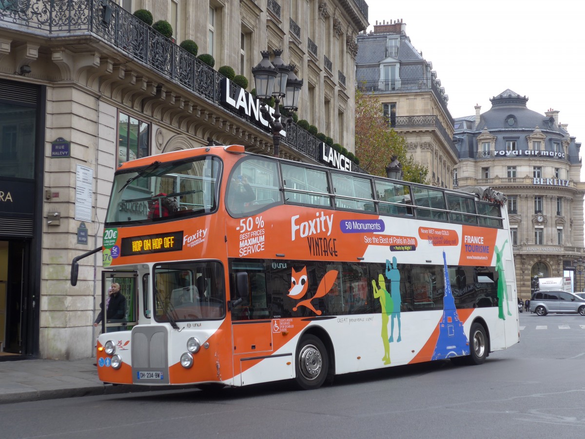 (166'960) - France Tourisme, Paris - DH 234 BW - Volvo/UNVI am 16. November 2015 in Paris, Op�ra