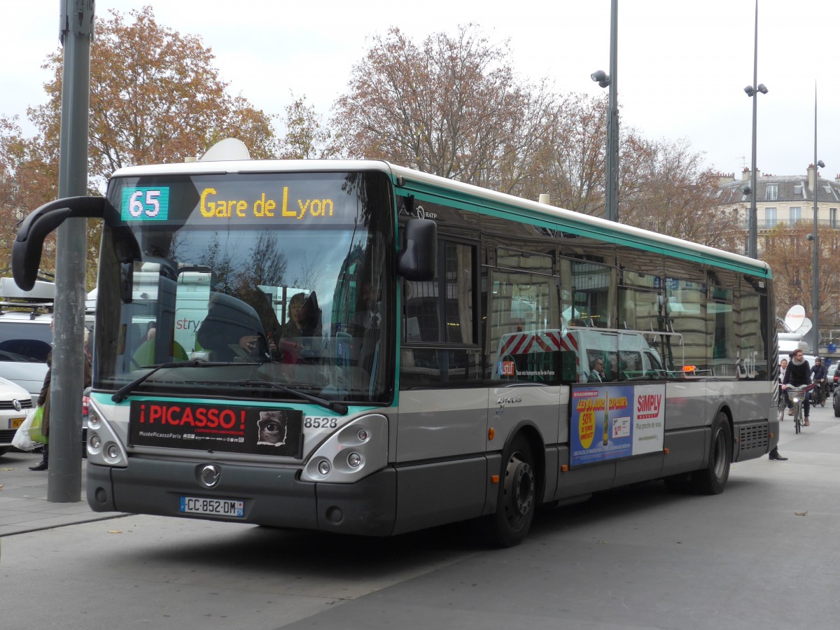 (166'974) - RATP Paris - Nr. 8528/CC 852 DM - Irisbus am 16. November 2015 in Paris, R�publique
