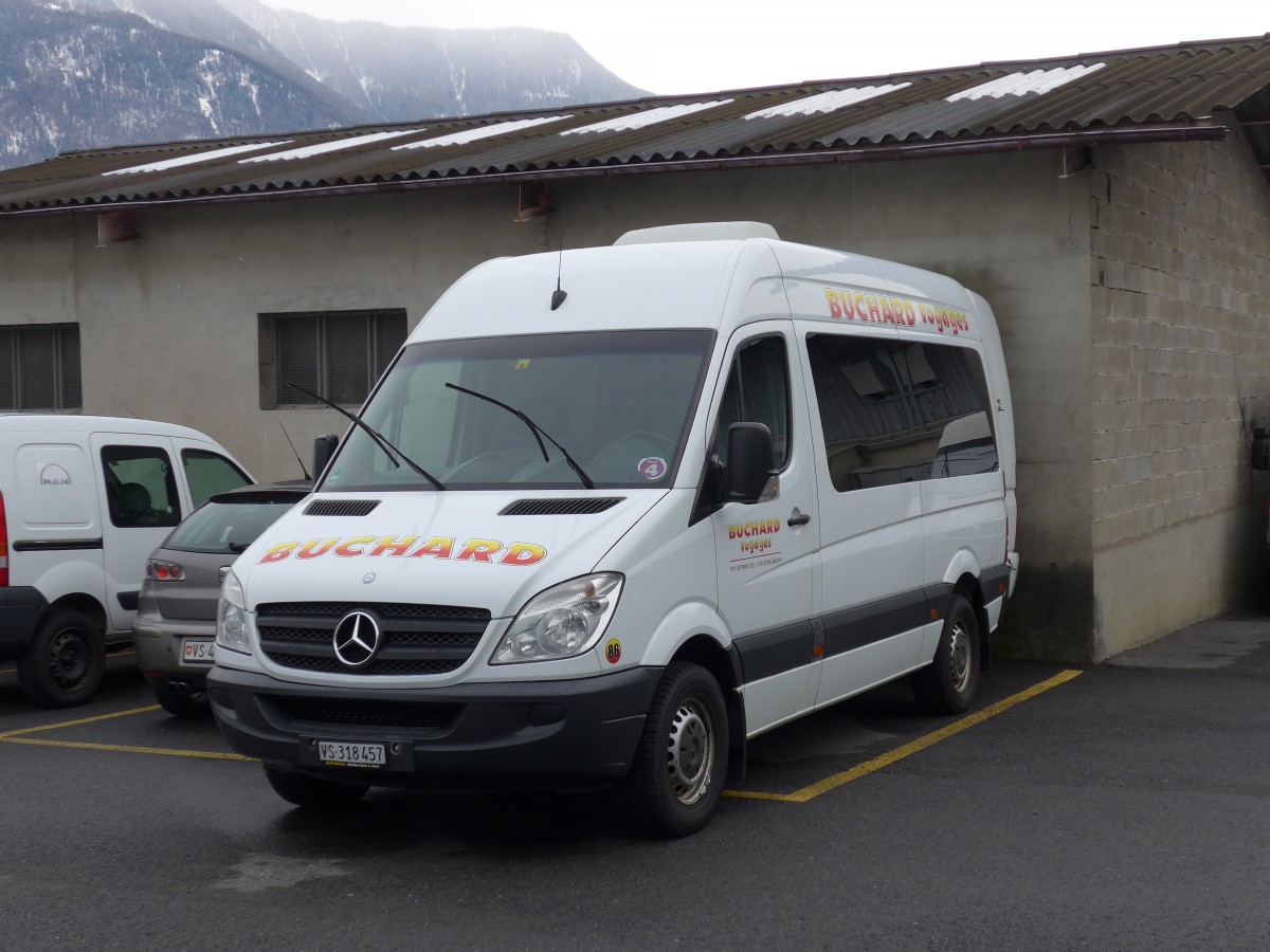 (167'554) - Buchard, Leytron - VS 318'457 - Mercedes am 29. November 2015 in Leytron, Garage