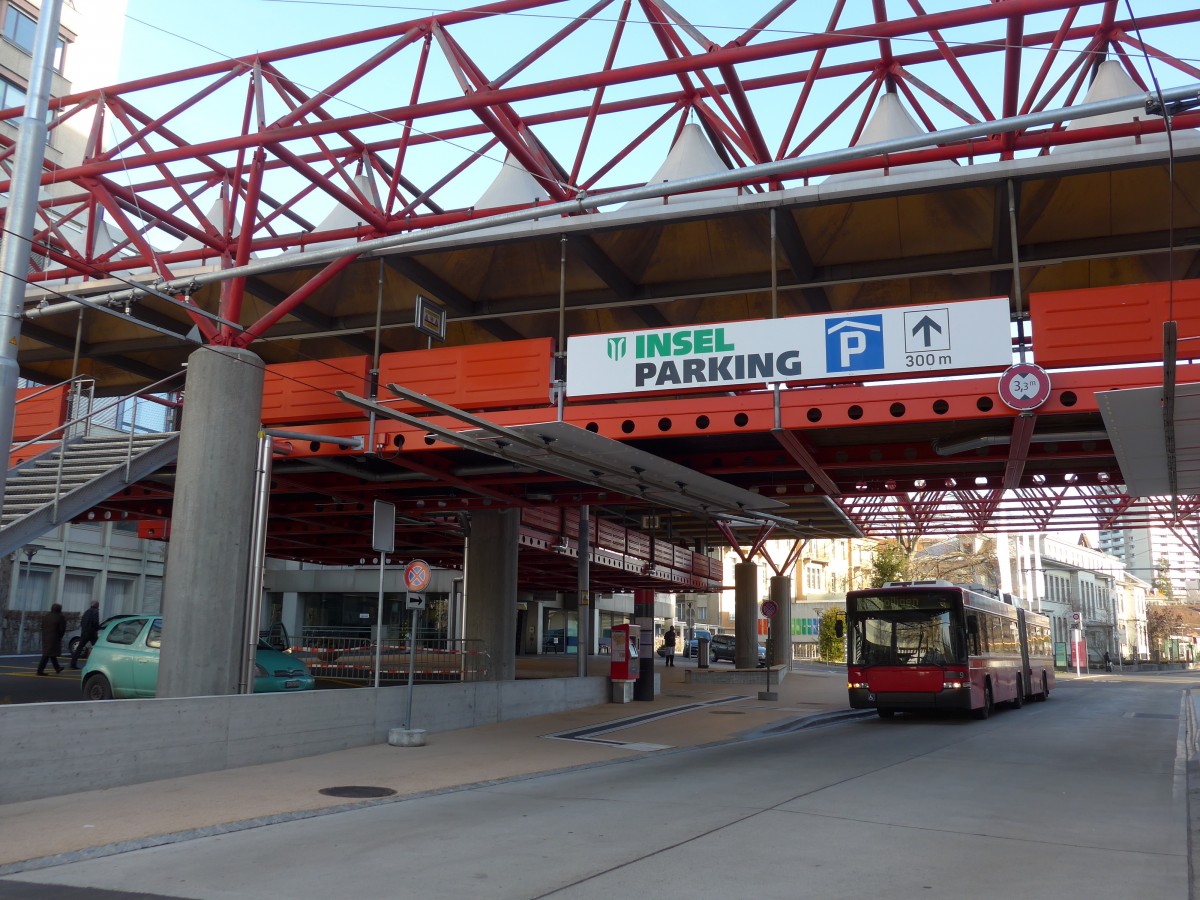 (167'747) - Bernmobil, Bern - Nr. 9 - NAW/Hess Gelenktrolleybus am 13. Dezember 2015 in Bern, Inselspital