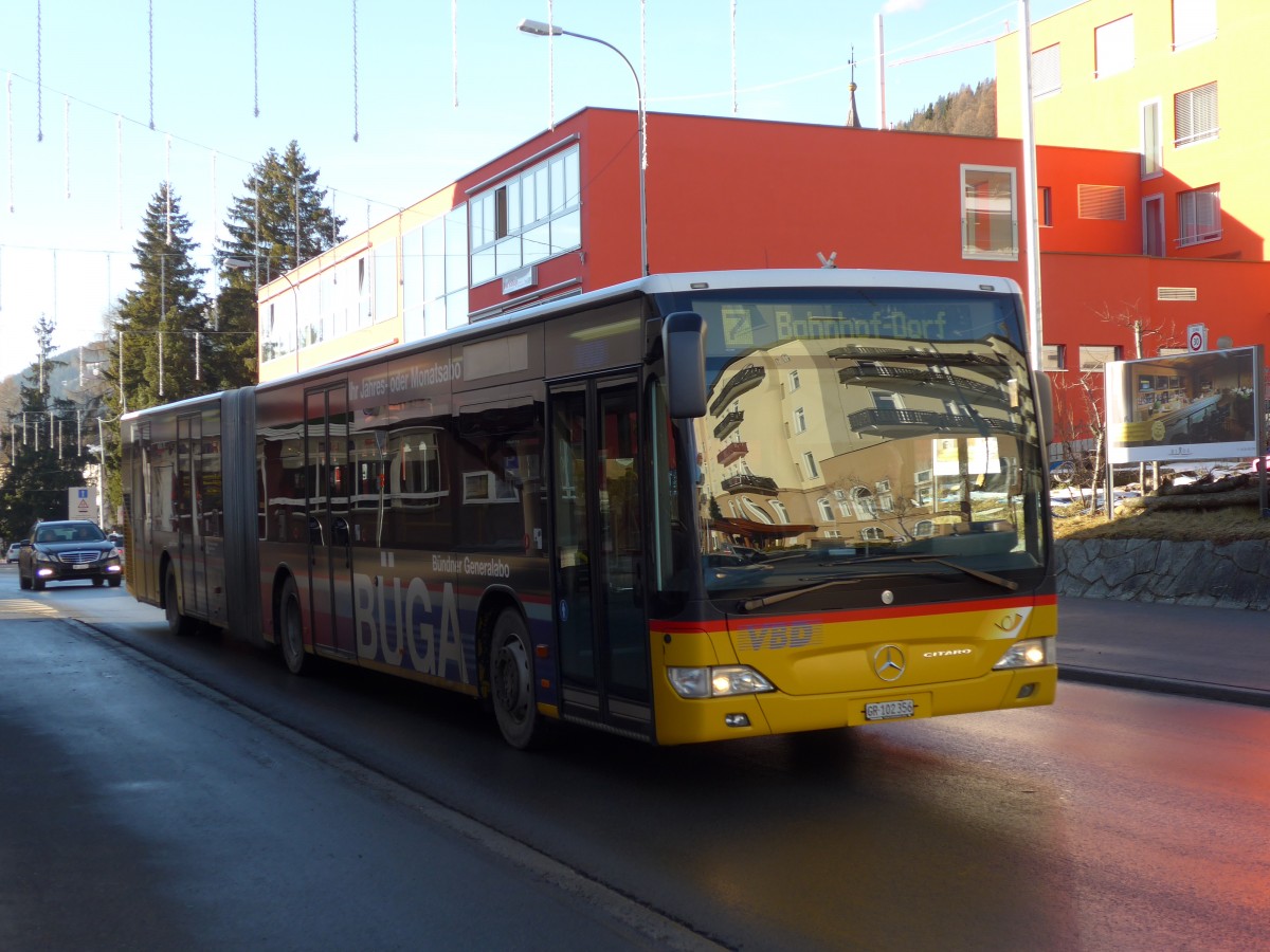 (167'782) - PostAuto Graub�nden - GR 102'356 - Mercedes am 19. Dezember 2015 beim Bahnhof Davos Dorf